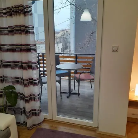 V & V Apartament Nisz