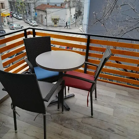 V & V Apartament