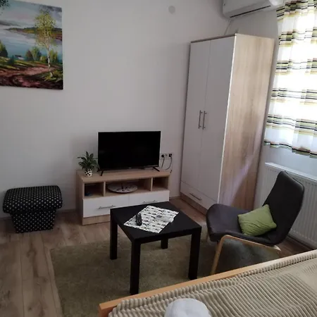 V & V Apartament Nisz